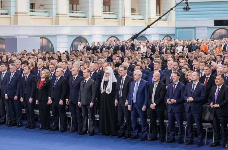 Каждый четвертый миллиардер Путина покинул Россию в первые недели СВО