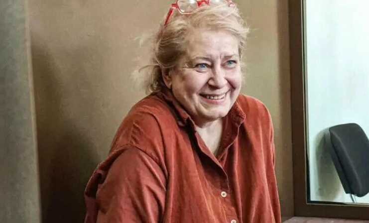 Кинокритик Екатерина Барабаш сбежала из-под домашнего ареста и скрывается во Франции