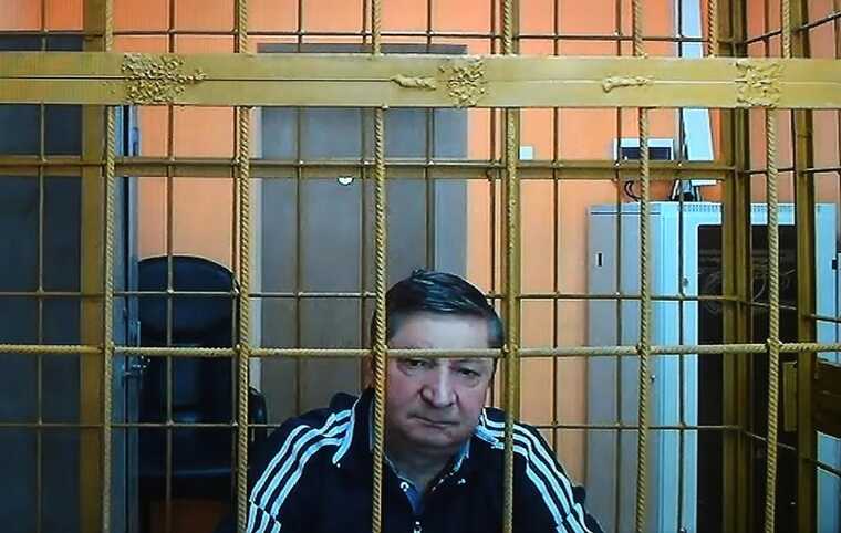 Генерал-полковник Халил Арсланов обвинён в коррупции и мошенничестве на 1,5 миллиарда рублей в военной связи