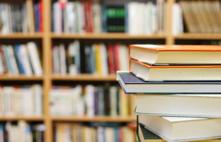 Книжный магазин «Фаланстер» получил штраф за сотрудничество с АЧК