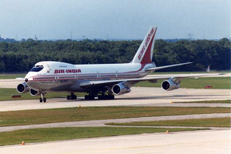 Масштабная авиакатастрофа Air India на западе Индии унесла около 110 жизней
