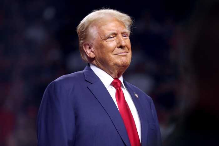 Трамп утверждает, что Иран близок к созданию ядерного оружия, несмотря на мнение разведки