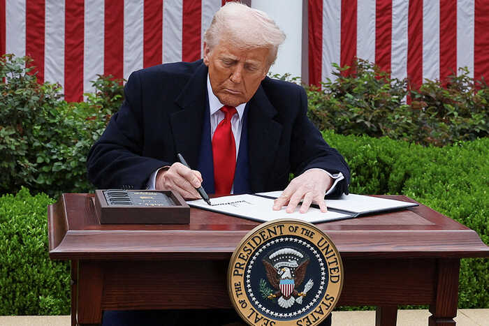 Трамп заявил о торговой сделке США с Китаем и переговорах с Индией и ЕС