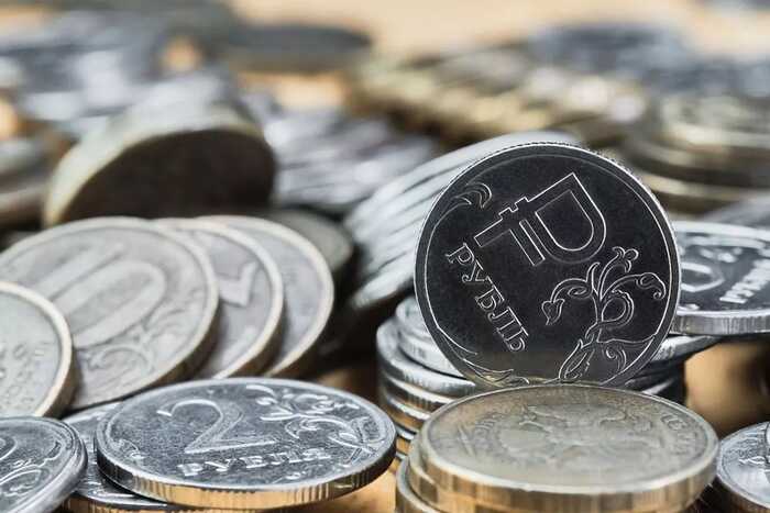 Тысячи работников рискуют потерять часть дохода: 16,5% компаний планируют урезание зарплат