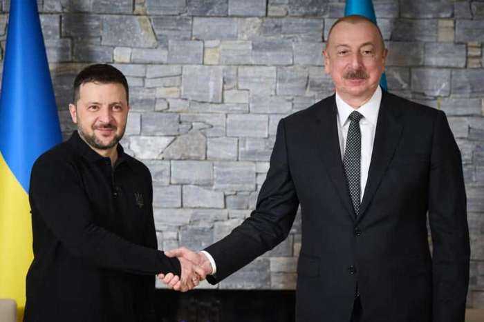 Зеленский заявил о поддержке Азербайджана в конфликте с Россией после разговора с Алиевым