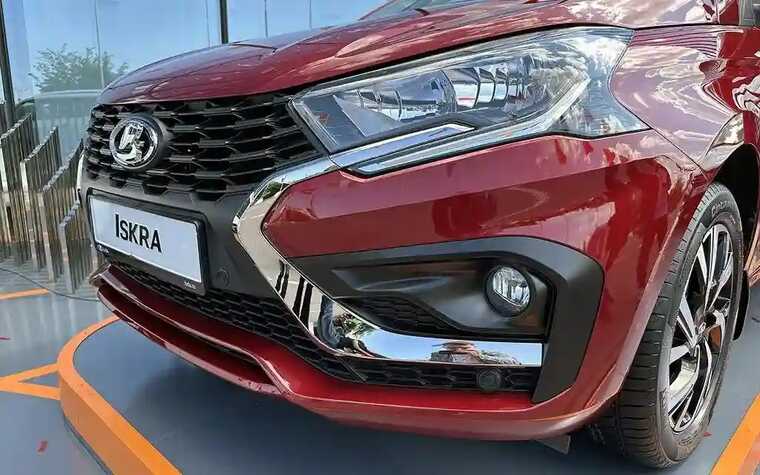 «АвтоВАЗ» экономит на комфорте: Lada Iskra базово без кондиционера, несмотря на конкурентов из Китая