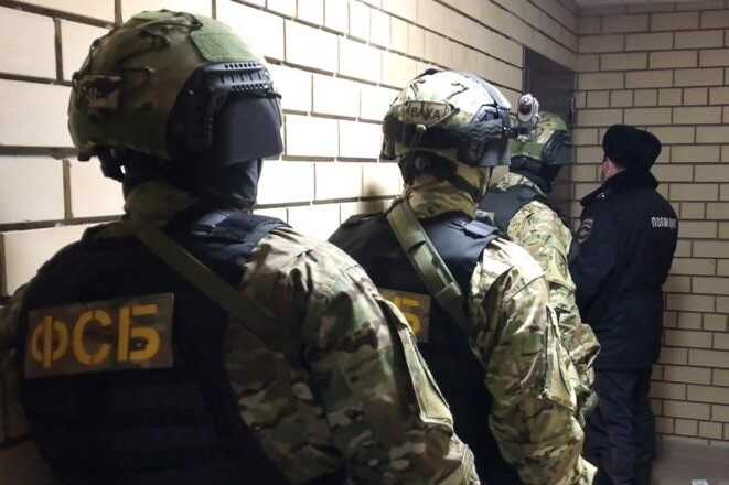 Челябинского таможенника Дмитрия Черкаса задержали за пропуск опасной контрабанды