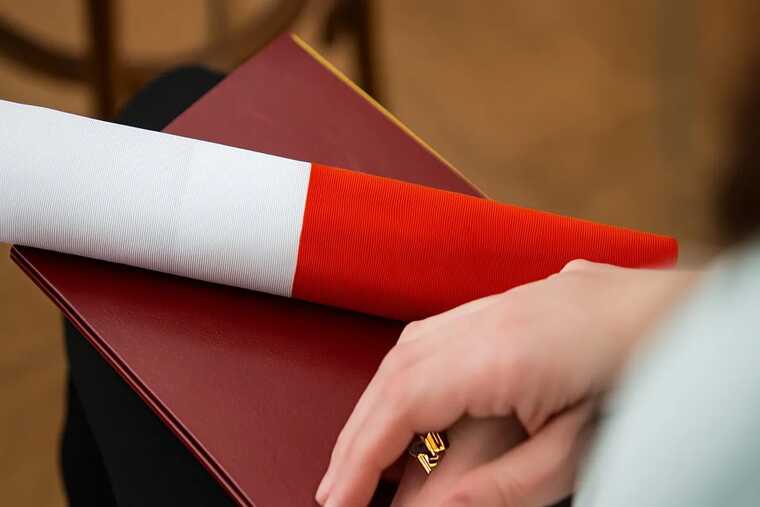 В Польше внесли законопроект о продлении срока получения гражданства до 10 лет