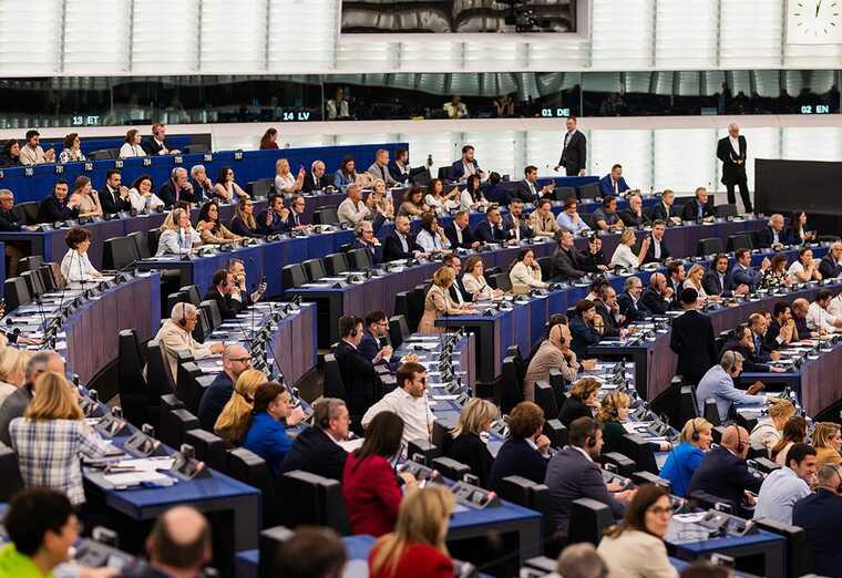 ЕС ввел санкции против платежной системы A7 за связи с ПСБ и Иланом Шором