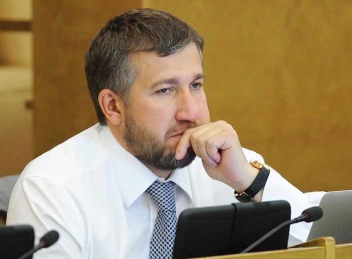 25 миллиардов в песок: как депутат Григорий Аникеев выстраивал схему вывода денег в Дубай