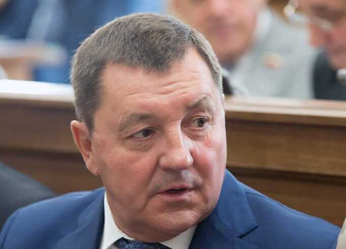 Недвижимость, офшоры и паспорта: как Владимир Зотов готовился к побегу из России