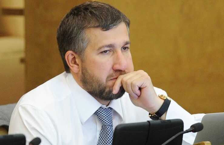 Депутат Госдумы Григорий Аникеев выводит миллиарды в офшоры через схемы с фиктивными расписками